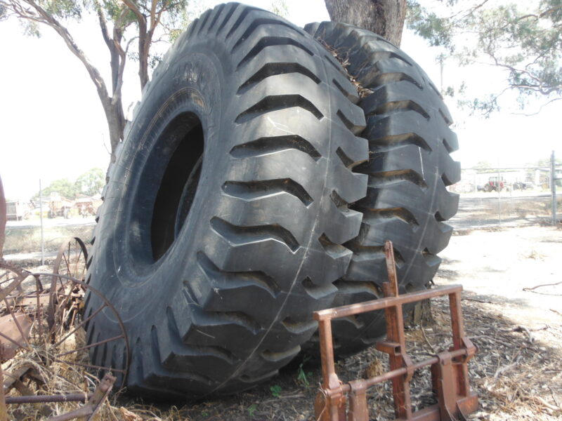 Big Earth moving tyres (D00845)