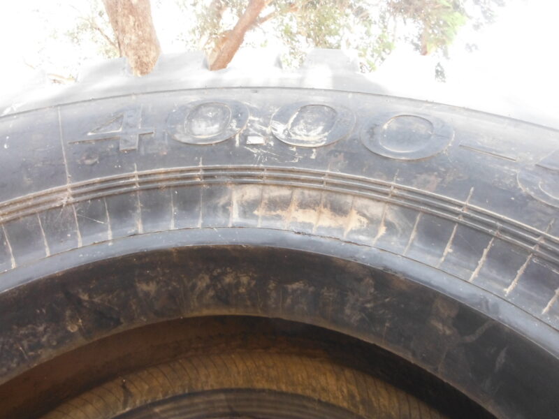 Big Earth moving tyres (D00845)