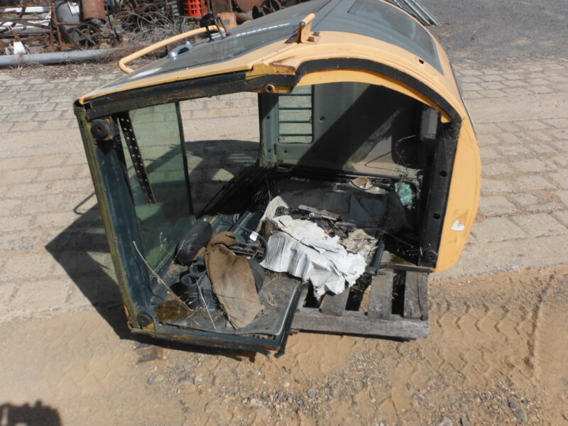 Hyundai Excavator cabin (D00901)