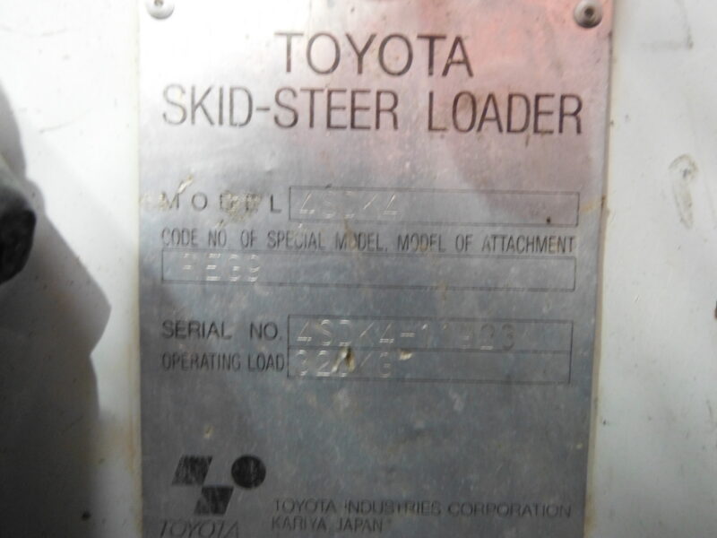 Toyota Husky Skid steer (D00939)