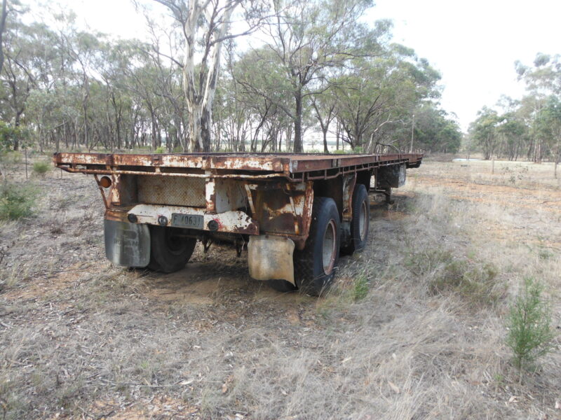 Flat top trailer (D00973)